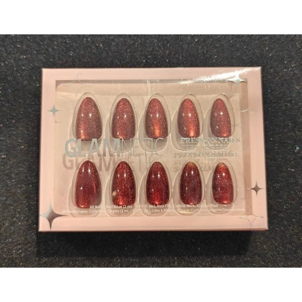 Glamnetic Press-On Nails Short Almond Ruby Slipper